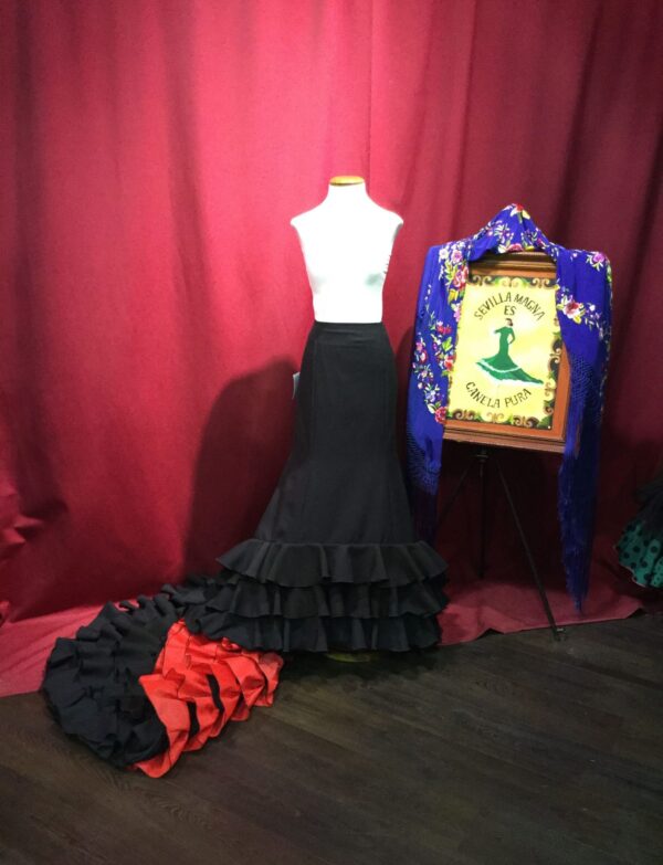 Falda de Cola (Negro)